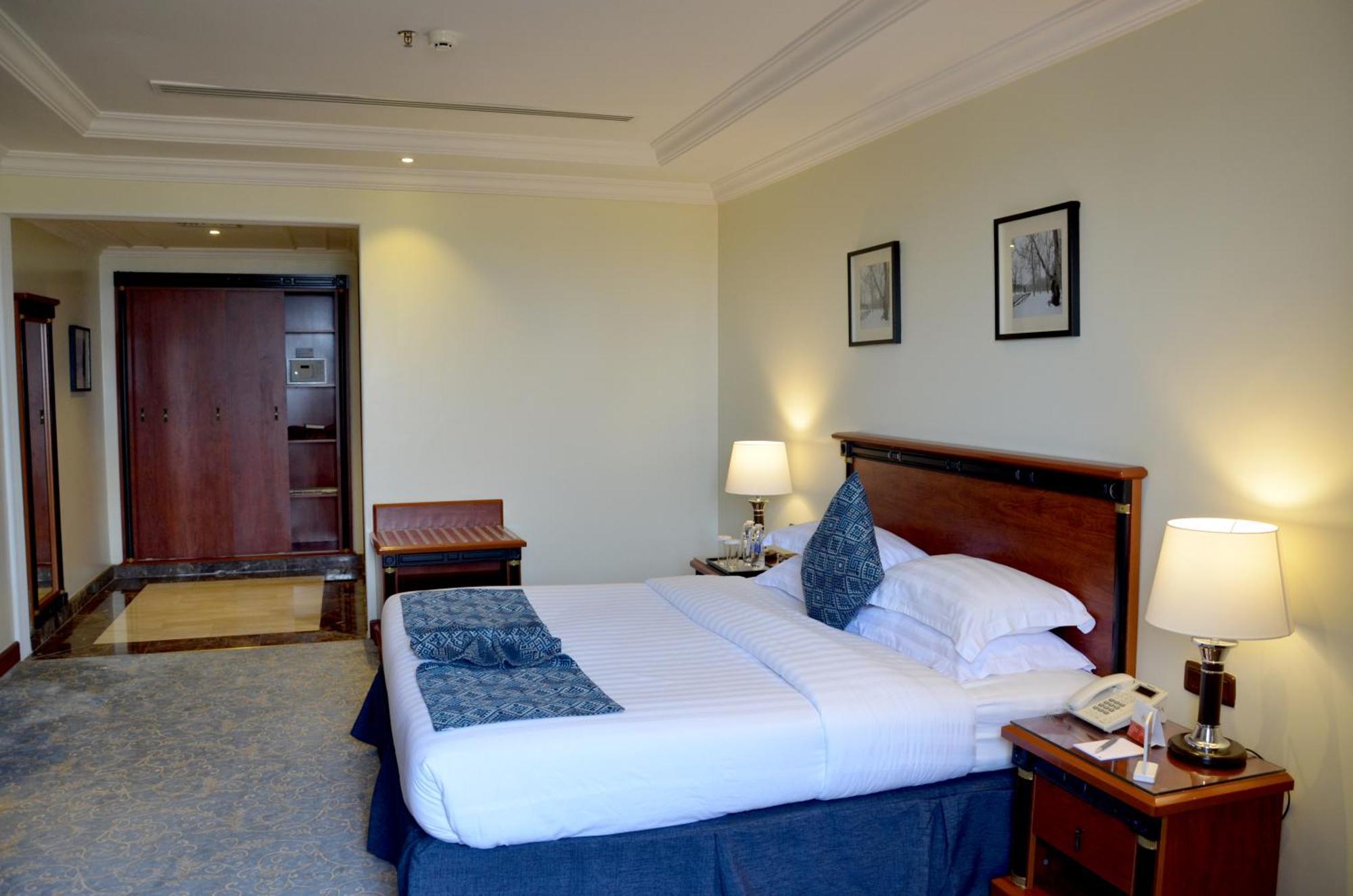 Crown Tower Hotel Jubail Экстерьер фото